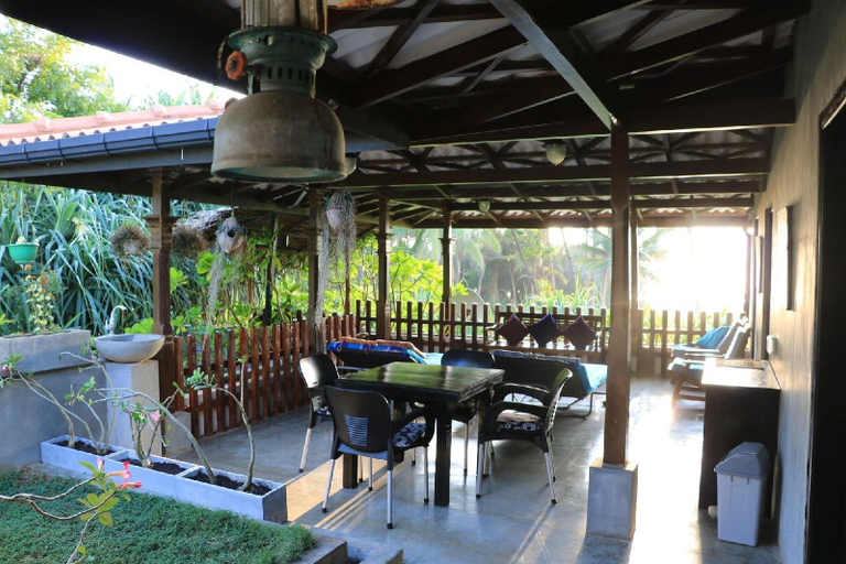Food & Drinks, Whispering Ocean, Panadura