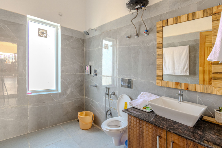 Bathroom 4, The Tahoma Stays, Nainital