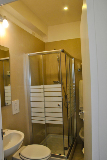 Bathroom 4, Villa Fiorita, Napoli