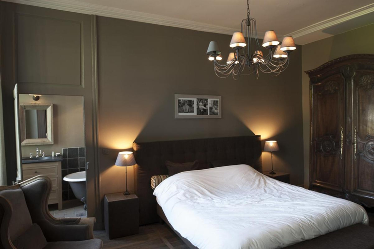 Bedroom, Chateau de Planchevienne, Nièvre
