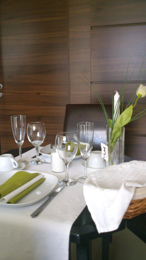 Food & Drinks 5, Penzion Luxor, Trnava