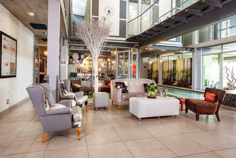 Public Area 4, Chill Pepper Hotel, Ehlanzeni