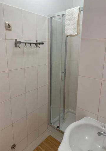 Bathroom 2, GuimaraesLiving - Hostel & Adventure, Braga