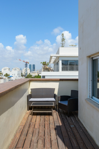 Others 5, Penthouse with Panoramic View by FeelHome