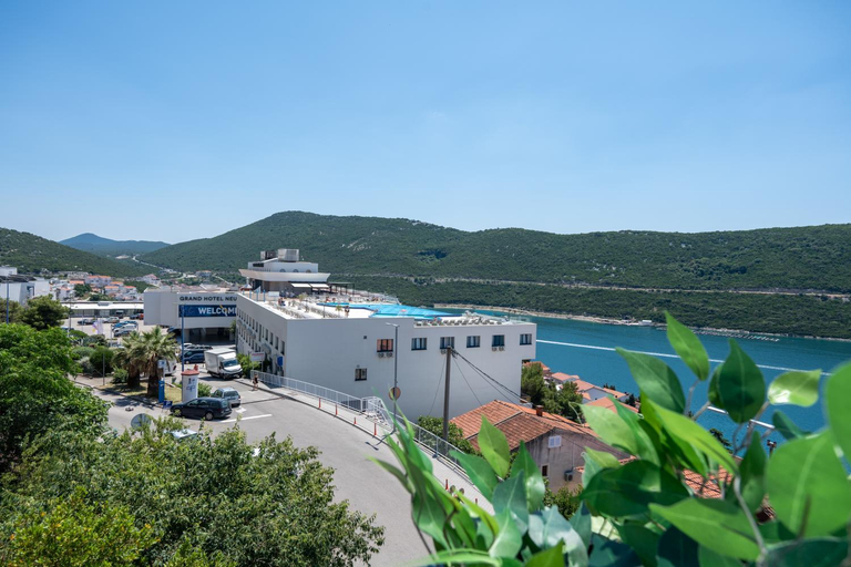 Others 4, Villa Golden, Herzegovina-Neretva