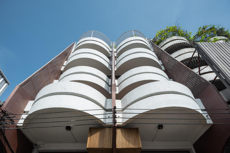 Exterior & Views 19