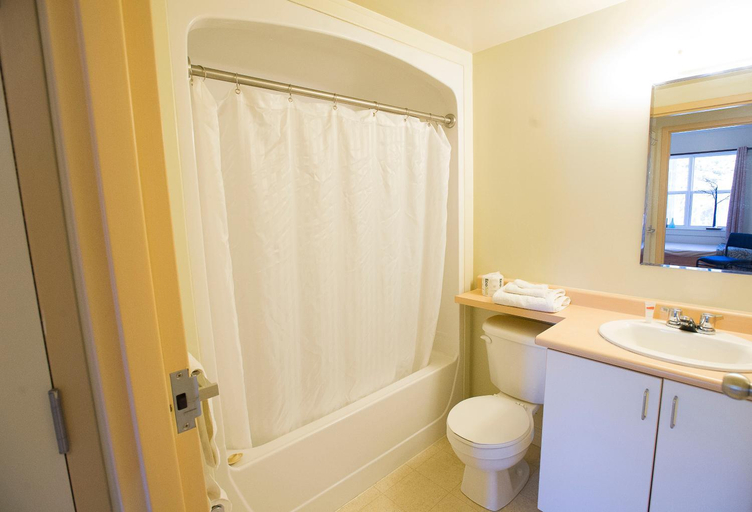 Bathroom 4, Grenfell Campus Summer Accommodations, Division No. 5