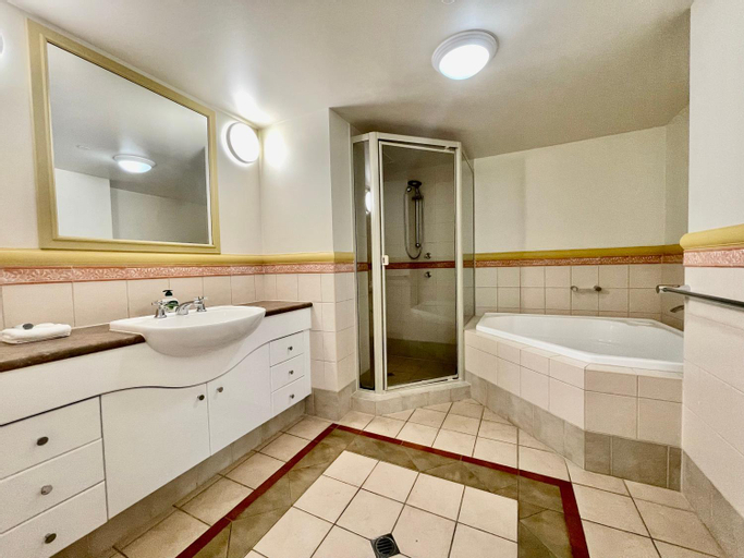 Bathroom 11