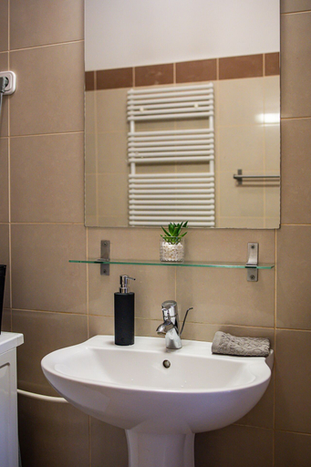 Bathroom 2, Venus Apartments - Gozsdu Court III, Budapesti