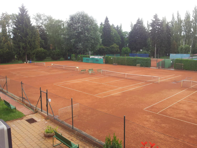 Others 5, Penzion Tenis, Nymburk