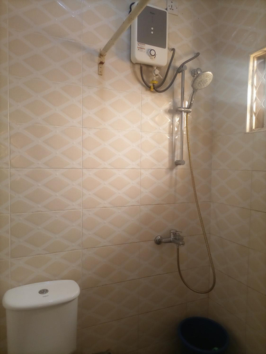 Bathroom 3, Temaya Cottage Lodge, Tamale