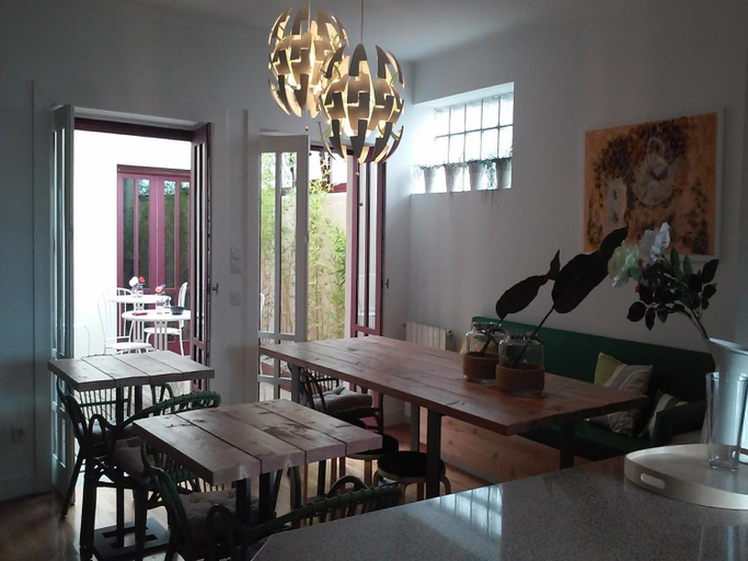 Food & Drinks, GuimaraesLiving - Hostel & Adventure, Braga