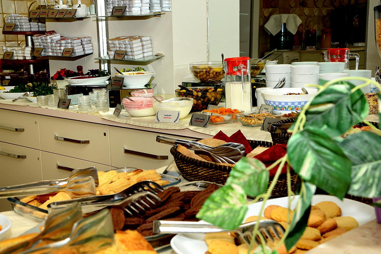 Food & Drinks 5, Anzac Hotel, Merkez