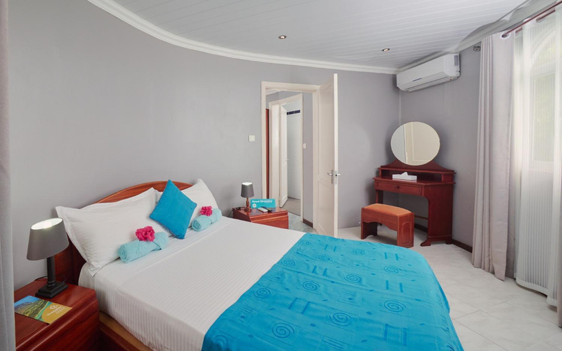 Bedroom 3, Gold Beach Resort, Black River