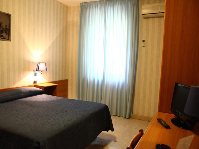 Bedroom 3, Hotel Pineta, Pesaro E Urbino