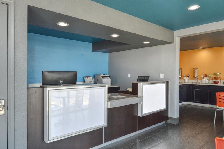 Public Area 2, Vagabond Inn Buttonwillow North I 5, Kern