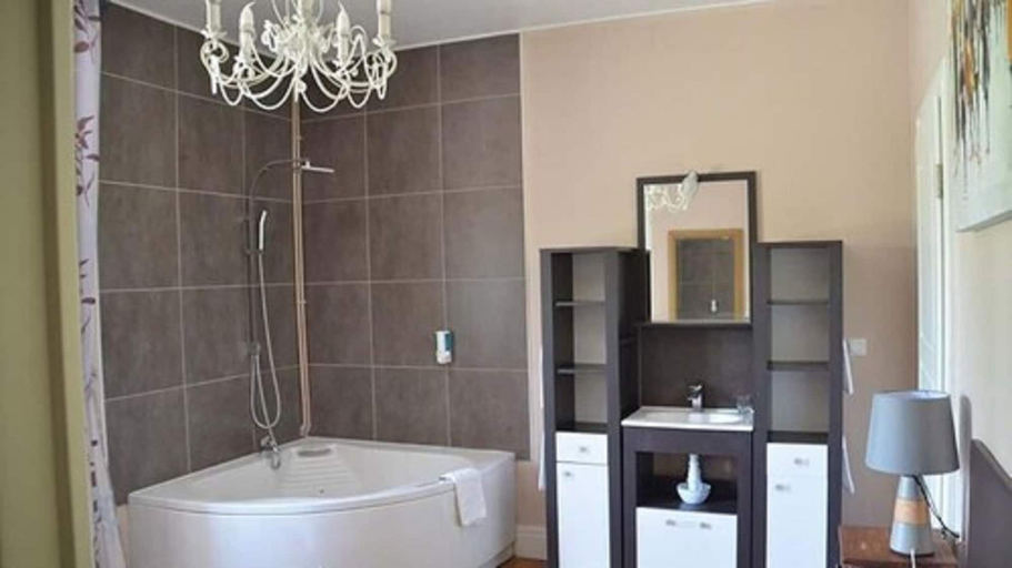 Bathroom, Gîte François 1er, Marne