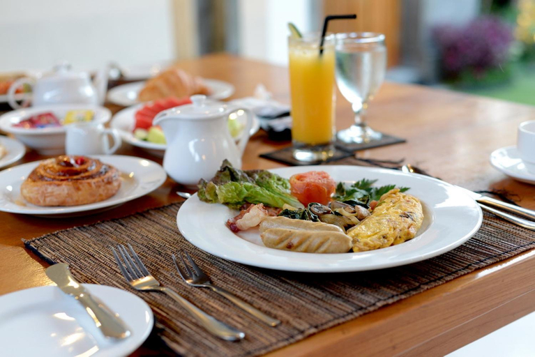 Food & Drinks 15