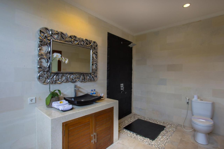 Bathroom 15