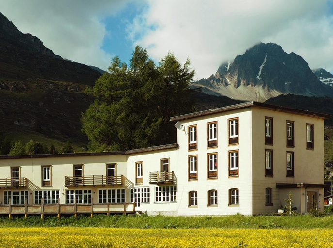 Exterior & Views 2, Maloja Palace Apartments, Maloja