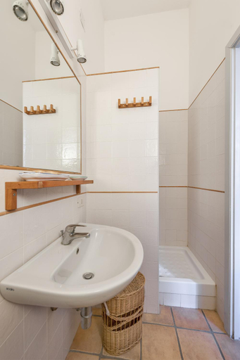 Bathroom 5, Week-end a Napoli, Napoli