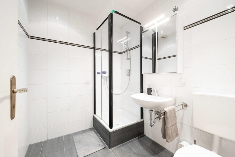 Bathroom, Grand Apartment close to the Isar and Citycenter, München