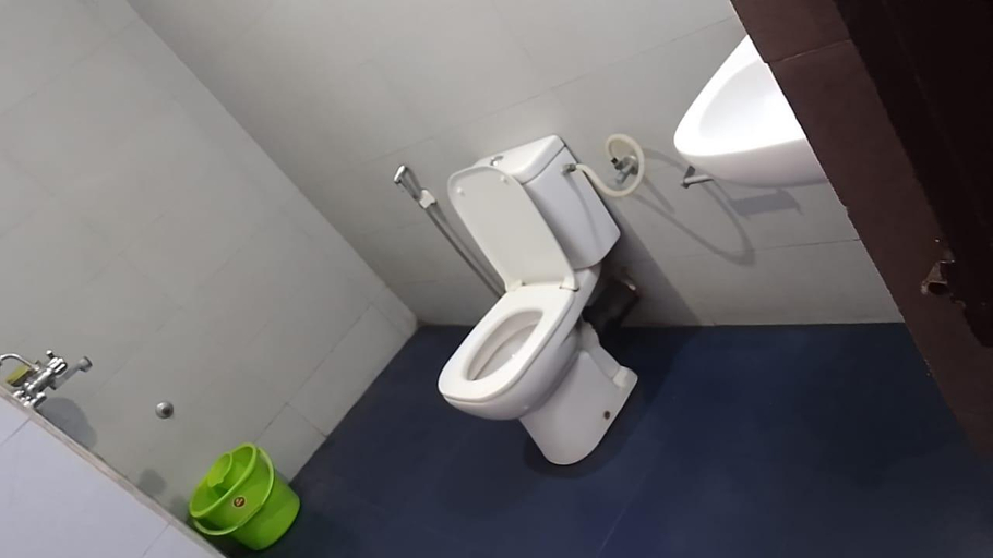 Bathroom, Hotel Arya Inn, Kamrup Metropolitan