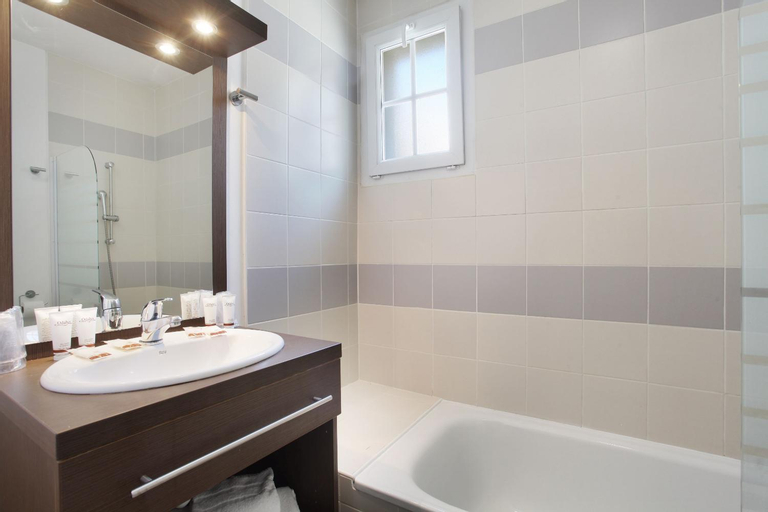 Bathroom 8