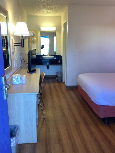 Bedroom 4, Motel 6 North Palm Springs, CA - North, Riverside