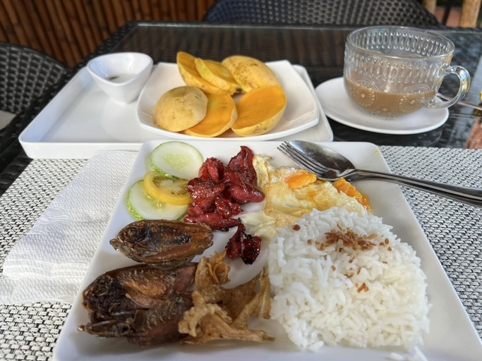 Food & Drinks 5, E & F Condotel, Kalibo