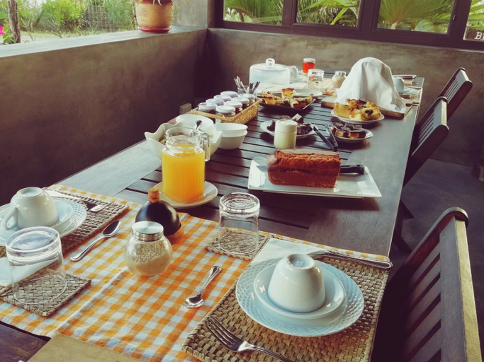 Food & Drinks 4, Domaine de la Paix Rodrigues Guest House