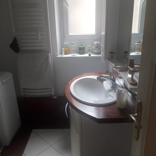 Bedroom 3, Petite chambre meublee au cœur de ville - chez l'habitant, Saône-et-Loire