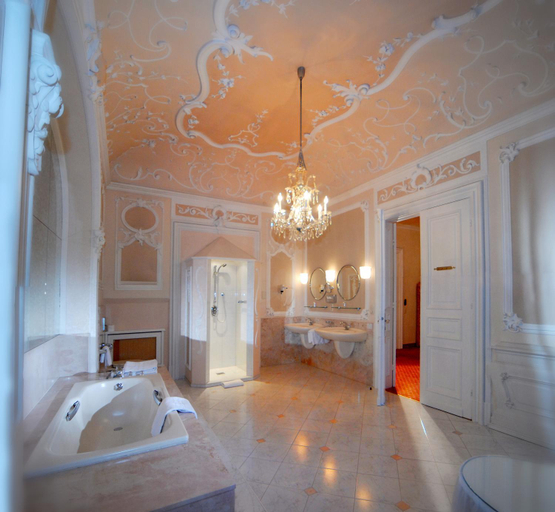 Bathroom 4, Bristol Salzburg, Salzburg