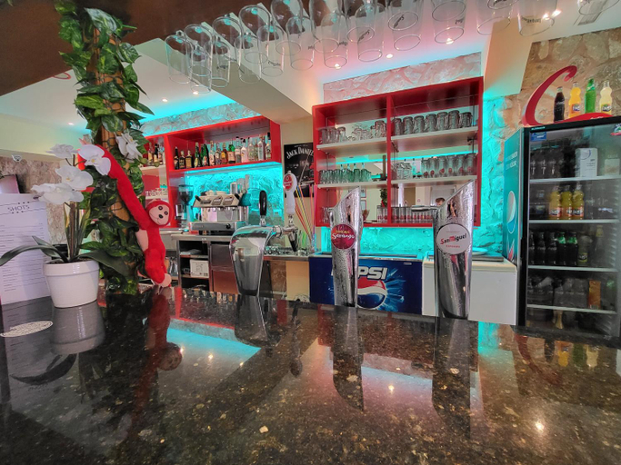 Others 3, Das Hostal, Baleares