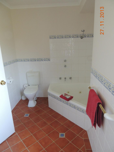 Bathroom 3, Nelsons of Bridgetown, Bridgetown-Greenbushes