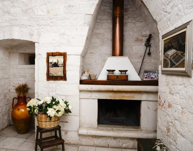 Public Area, Masseria Gravelle, Bari