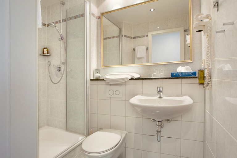 Bathroom 4