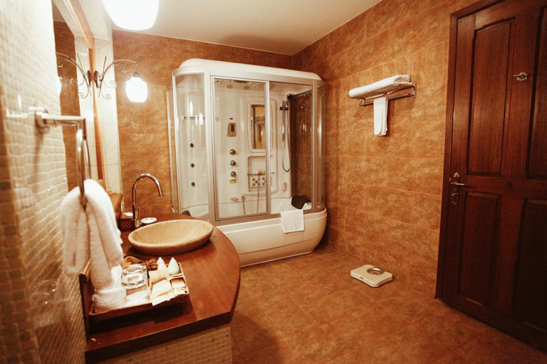 Bathroom 5, Royal Angkor Resort & SPA, Siem Reap