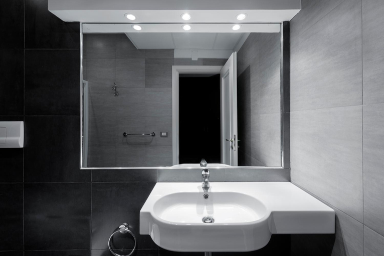 Bathroom 5, Residence Annunziata, Messina
