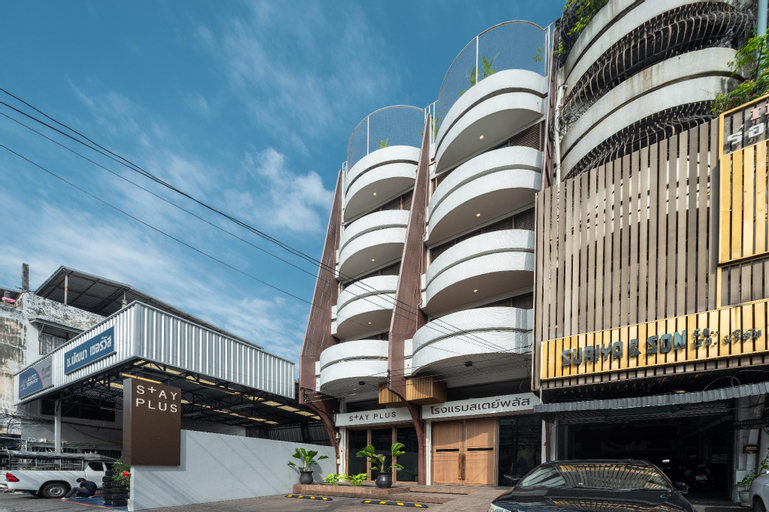 Exterior & Views 20