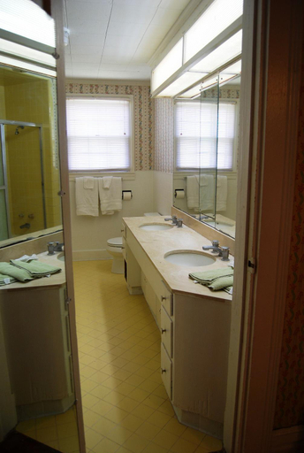Bathroom 3, Glenfield Historic B&B, Adams