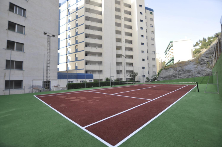 Tennis court 4, Apartamentos Tao, Granada