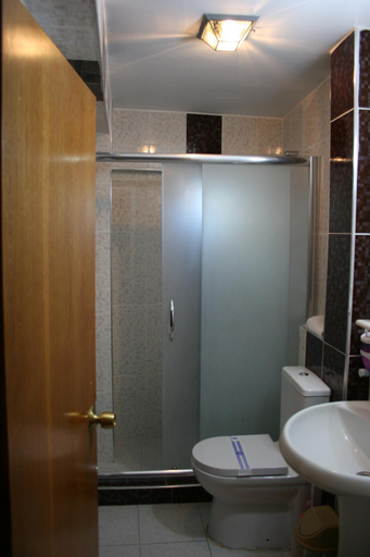 Bathroom 2, hotel padova, Fatih