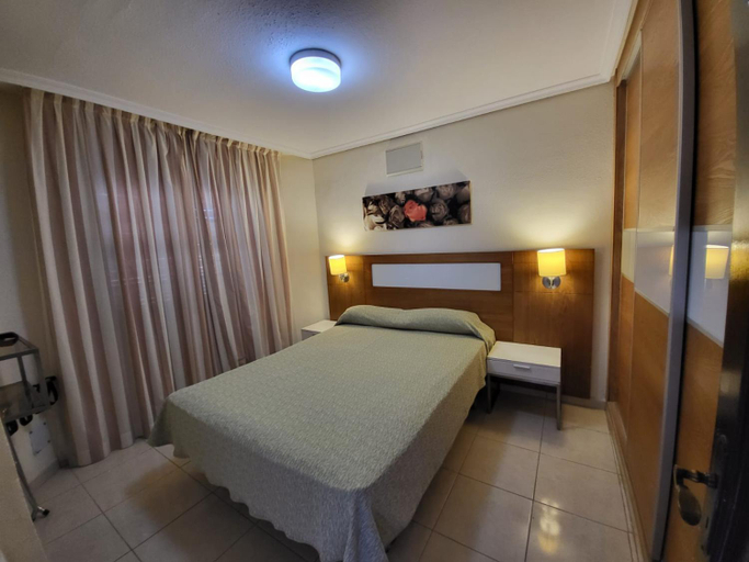 Bedroom 3, Muthu Royal Park Albatros, Santa Cruz de Tenerife