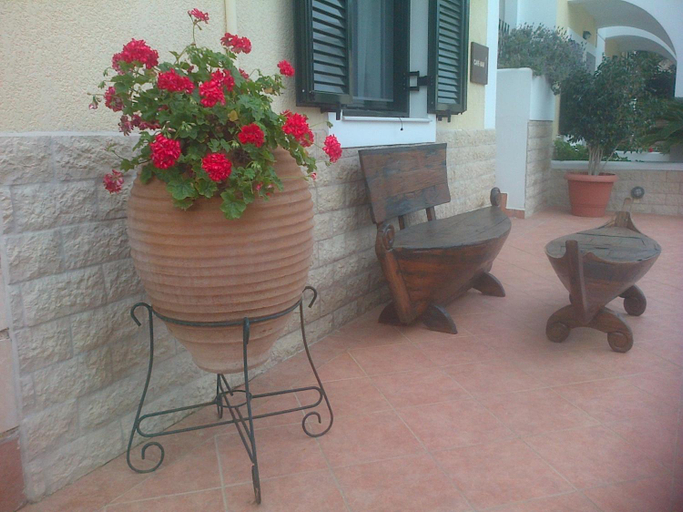 Public Area 4, Ela Mesa, Attica