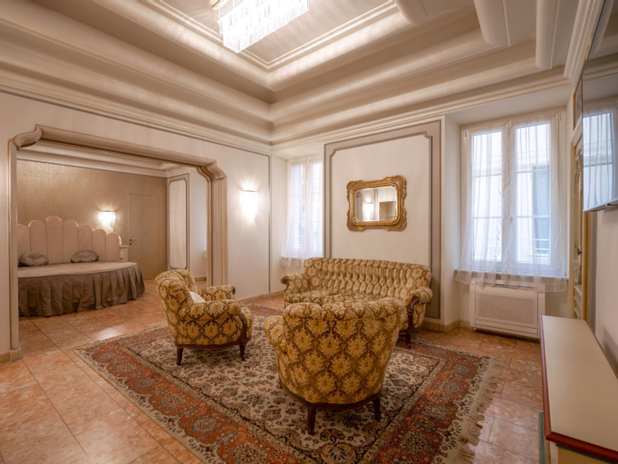 Others 3, Casa Balzola - Suite Perla, Savona