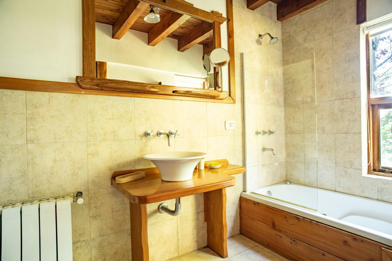 Bathroom 9