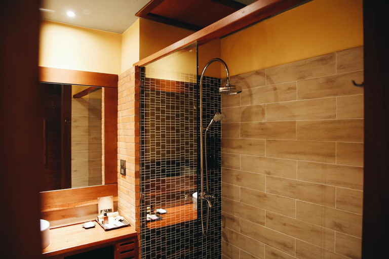 Bathroom 5, Hotel de l'amour, Prakhon Chai