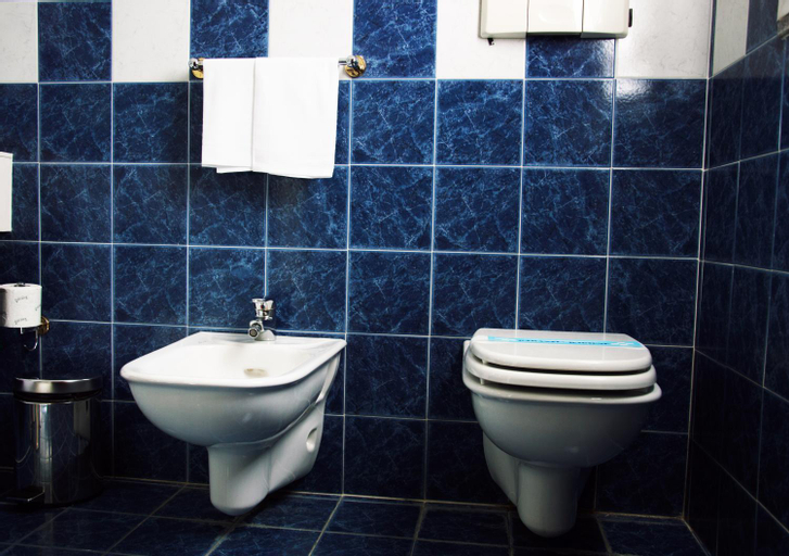 Bathroom 2