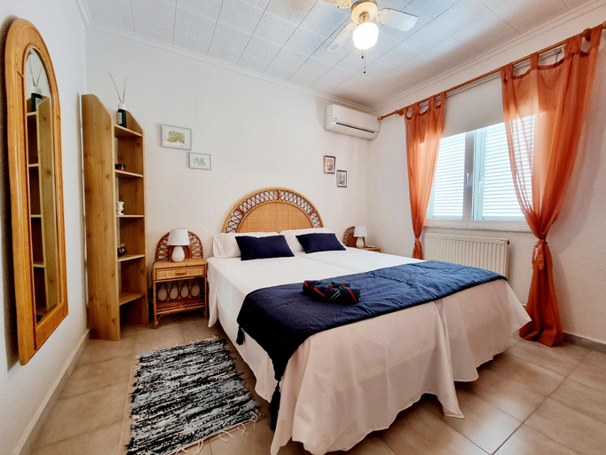 Bedroom 1, House With Pool In La Siesta, Alicante